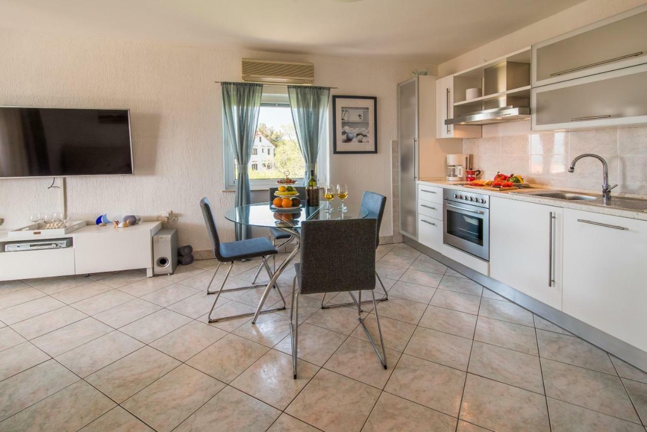 Apartment Luna Malinska Kültér fotó