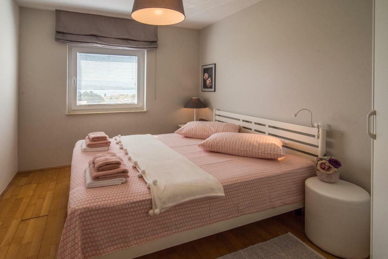 Apartment Luna Malinska Kültér fotó